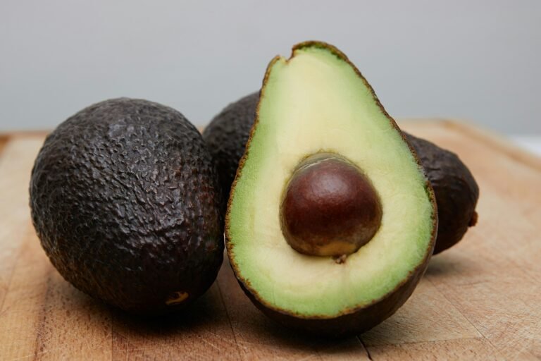 avocados (fuerte & hass)